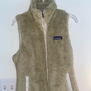 PATAGONIA tan fur vest